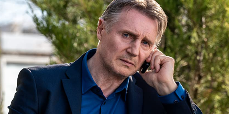 Assassino sem Rastro parece um episódio longo demais de Law and Order