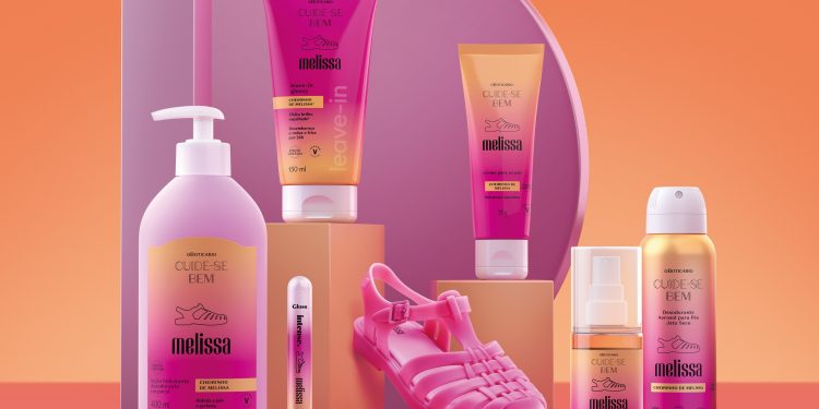 O Boticário cria linha de produtos de autocuidado com cheirinho da clássica sandália Melissa