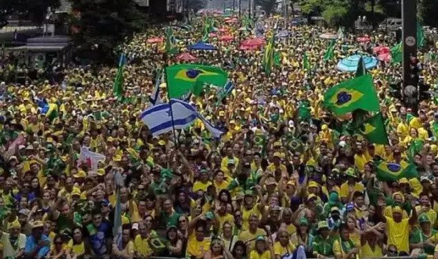 Bolsonaro dá demonstração de força política com ato gigante na Av. Paulista