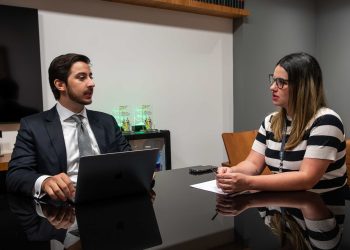IEL oferece 791 vagas de estágio com bolsas de até R$ 2,8 mil