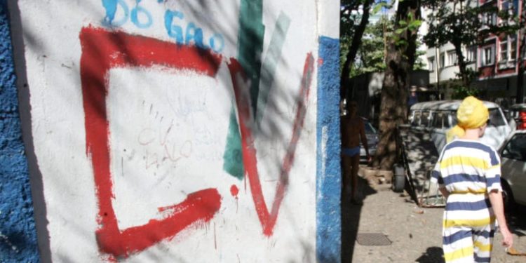 Rio busca apoio dos EUA para combater o Comando Vermelho