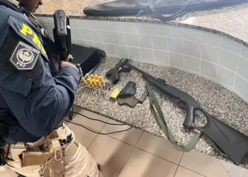 PRF prende homem com duas armas em Boa Vista