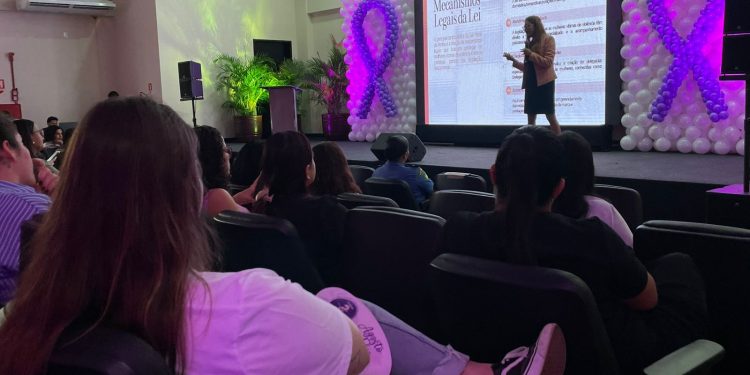 Enfrentamento à violência contra a mulher pauta palestras e ações durante a Semana da Justiça pela Paz em Casa