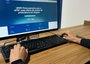UERR firma parceria com a UFSC para oferta de exame de proficiência em línguas