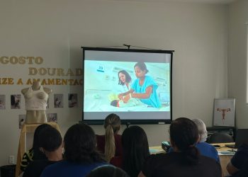 AGOSTO DOURADO  Iniciativa Hospital Amigo da Criança é tema de treinamento para servidores na Maternidade