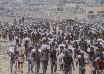 Enviado de Trump visita centro de ajuda em Gaza onde palestinos foram mortos a tiros