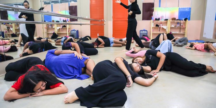 DIA NACIONAL DO TEATRO  Assembleia Legislativa fomenta cultura em RR com aulas gratuitas de teatro para crianças e adolescentes