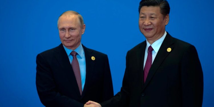 Reuters retira do ar vídeo de conversa entre Putin e Xi Jinping após exigência de mídia estatal chinesa