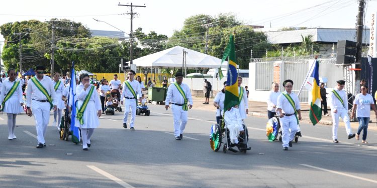 INCLUSÃO E CIDADANIA  Centros de Atenção da Setrabes participam do desfile de 7 de Setembro destacando valorização da diversidade em Roraima
