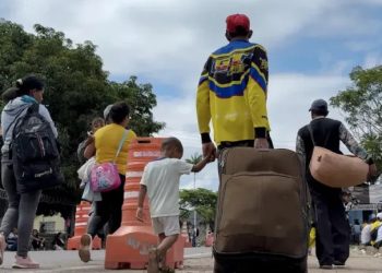 Fluxo de venezuelanos aumenta na fronteira com o Brasil