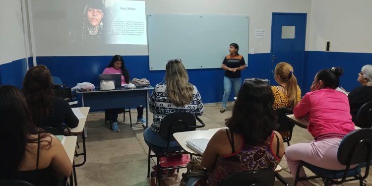 UERR oferece cursos de português para imigrantes   