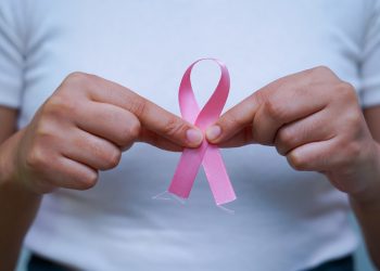 ATENÇÃO ÀS MULHERES  ALERR reforça ações do Outubro Rosa e políticas de combate ao câncer de mama