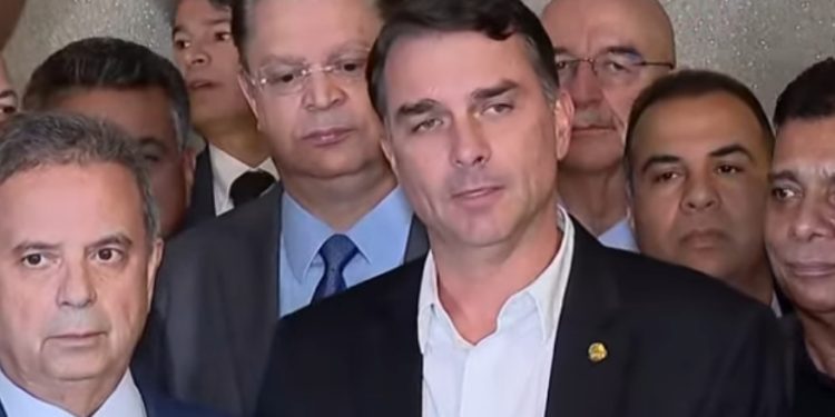 PL define anistia como “objetivo único” e Flávio diz: “Não temos compromisso nenhum com dosimetria”