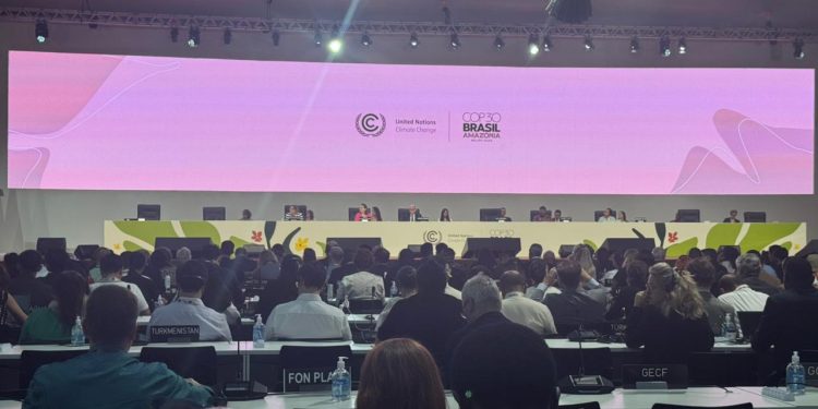 PROTEÇÃO AO MEIO AMBIENTE  Governador Antonio Denarium lidera comitiva roraimense na abertura da COP30 em Belém
