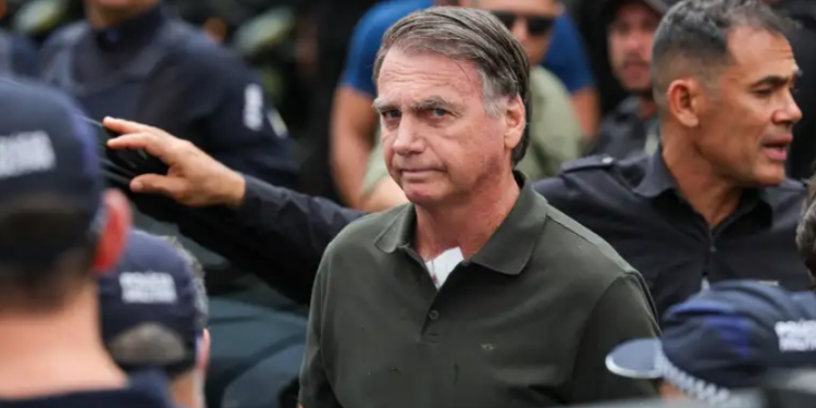 Bolsonaro é Preso Preventivamente em Brasília por Ordem de Moraes