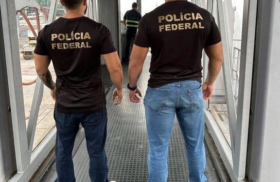 PF prende dois foragidos da justiça no Aeroporto de Manaus