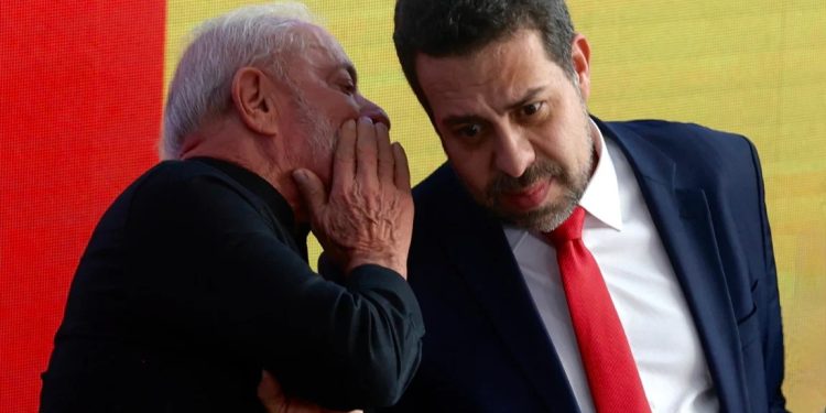 TOM DE CAMPANHA  Lula volta a mirar mercado financeiro e retoma discurso de ‘nós contra eles’