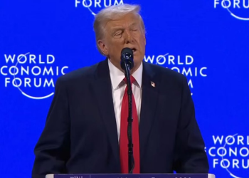 Em Davos, Trump diz que a Europa estaria “falando alemão e um pouco de japonês” sem os EUA e repete reivindicação sobre a Groenlândia