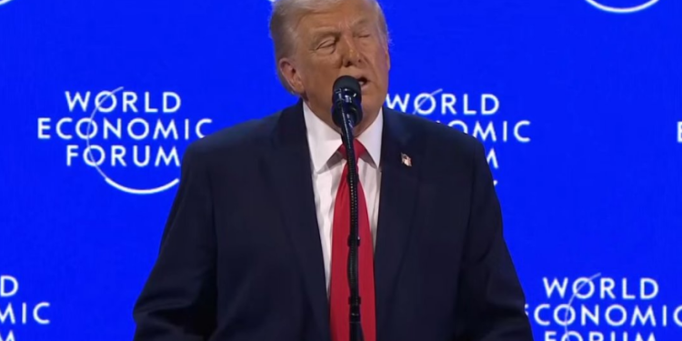 Em Davos, Trump diz que a Europa estaria “falando alemão e um pouco de japonês” sem os EUA e repete reivindicação sobre a Groenlândia