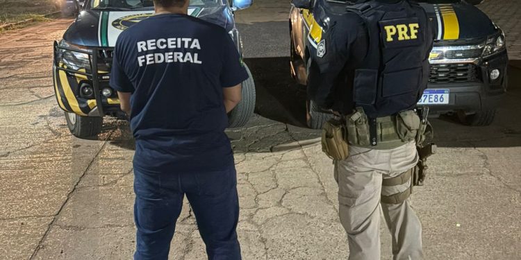 “OPERAÇÃO CONJUNTA DA RFB E PRF APREENDEM ÔNIBUS COM MERCADORIAS COM INDÍCIOS DE FALSIFICAÇÃO E AUSÊNCIA DE DOCUMENTAÇÃO FISCAL