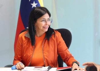 Ditadora em exercício abre portas da Venezuela a exilados