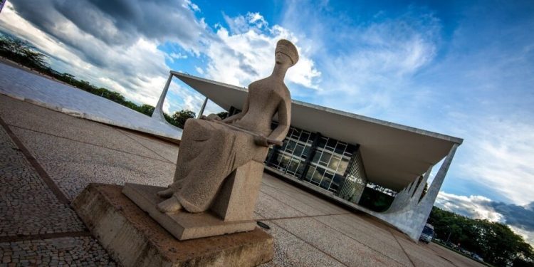 Pesquisa: 69% dos brasileiros veem STF envolvido no escândalo do Banco Master