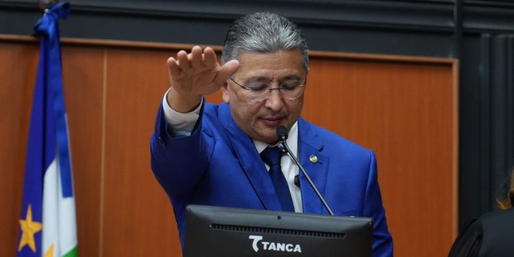 TRANSIÇÃO NO EXECUTIVO ALERR oficializa posse de Edilson Damião no Governo de Roraima após renúncia de Denarium