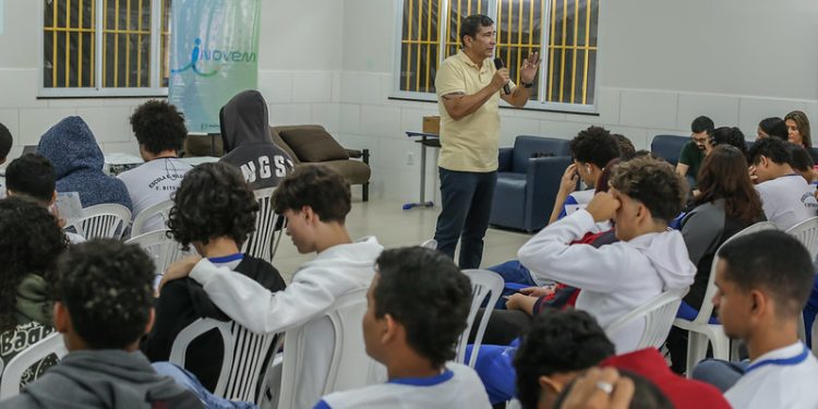 ESCOLHA DE CARREIRA  Inovem leva teste vocacional a estudantes da Escola Hildebrando Ferro Bitencourt