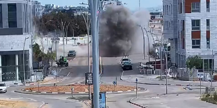 Ataque com munição cluster mata um e deixa feridos graves no centro de Israel