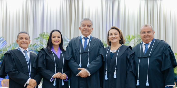 Mecias de Jesus toma posse como conselheiro do TCE-RR