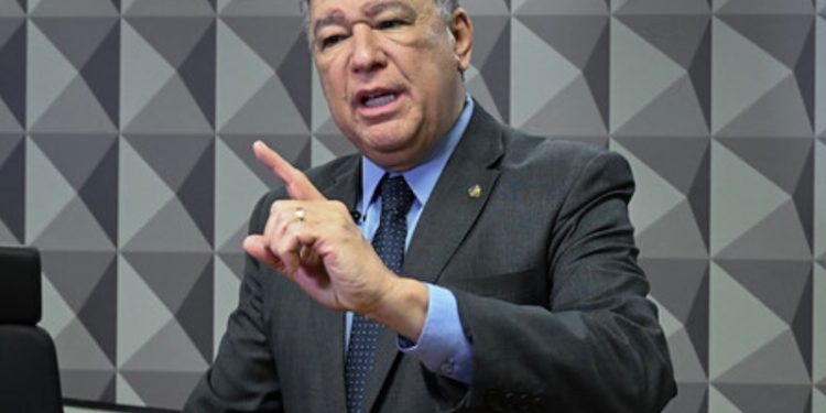 Viana diz que Vorcaro ligou para celular funcional do STF e pede afastamento de Moraes