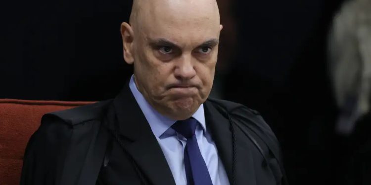 Em meio ao escândalo do Banco Master, Moraes libera julgamento de ação do PT que limita delação premiada