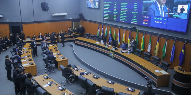 POLÍTICA SALARIAL Pacote aprovado pela ALERR garante reajustes a servidores públicos