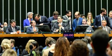 Congresso derruba veto de Lula e impõe nova derrota ao governo; assista ao momento