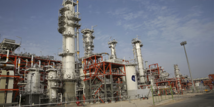 Israel ataca novamente maior planta petroquímica do Irã e causa perdas bilionárias