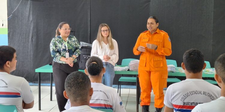  Sebrae RR entrega kits do NEJ e fortalece formação empreendedora de jovens da rede pública em Roraima