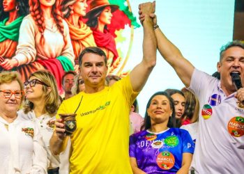 Flávio Bolsonaro registra 42,2%, contra 28,2% de Lula no Rio Grande do Sul