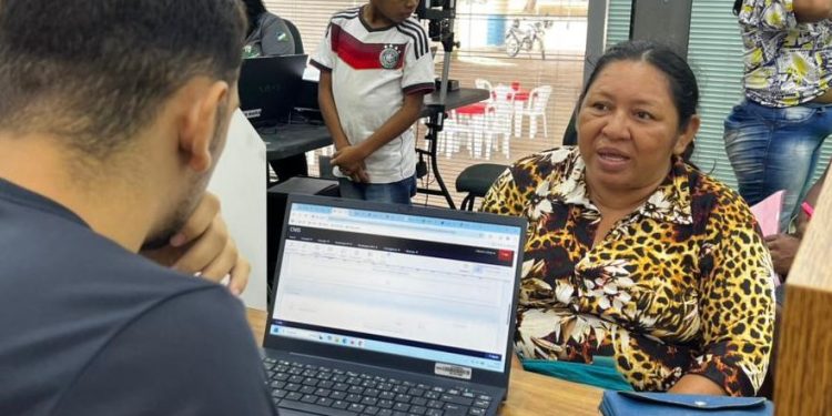 CIDADANIA E ACESSO A DIREITOS  Família consegue documentos e atendimento para filhos na Carreta dos Direitos em Alto Alegre