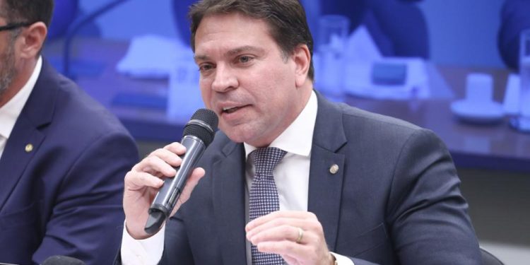 Alexandre Ramagem é solto nos EUA e frustra planos de extradição do governo brasileiro