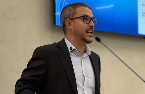 Vereador Ítalo Otávio pede investigação sobre contratos de tecnologia da Prefeitura de Boa Vista