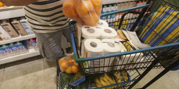 Inflação dos alimentos da cesta básica aumenta em todas as capitais