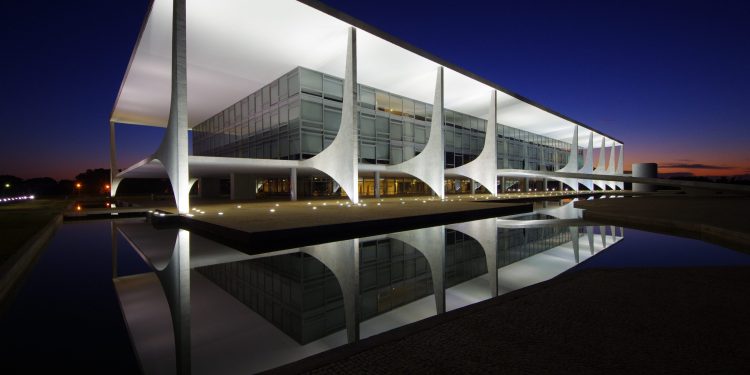 Nova regra muda posse presidencial para 5 de janeiro e altera calendário político a partir de 2027