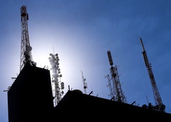 Leilão de telefonia móvel recebe oito propostas