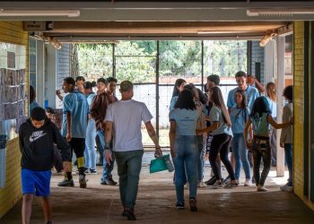 ENSINO MÉDIO   Após dois anos de Pé-de-Meia, abandono escolar em RR cai 58%