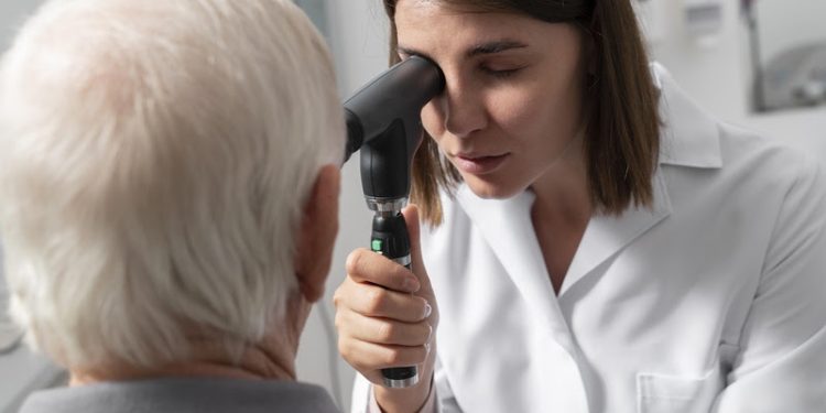 Hipertensão arterial afeta os olhos de forma silenciosa e pode causar perda visual irreversível
