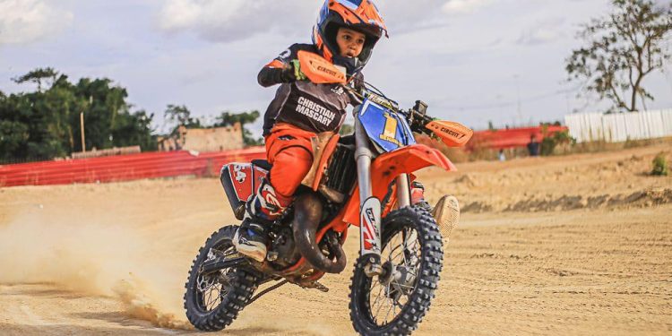 Bicampeão roraimense Benjamim Galvão embarca para o Brasileiro de Motocross, em Cuiabá