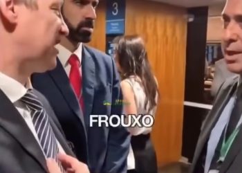Oposição exige afastamento de general que tentou intimidar deputado em plena Câmara