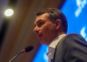 Flávio Bolsonaro acusa Moraes de articular para deixar Eduardo inelegível