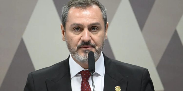 Comissão vota convite a Andrei por troca de delegado em caso sobre Lulinha