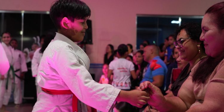 FORTALECENDO LAÇOS  Apresentações emocionam mães em programação especial do CCJuv